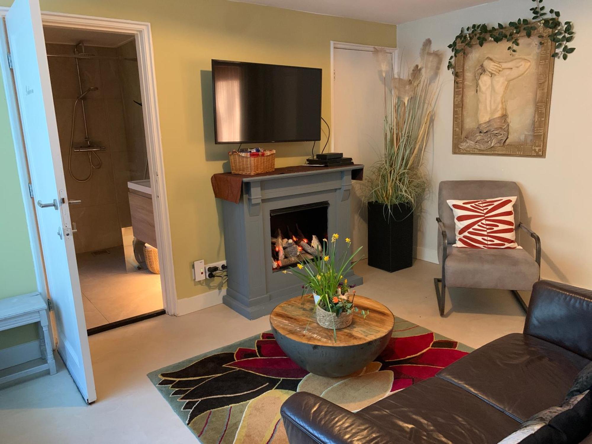 Romantisch Wellness Appartement Met Prive Hottub Sauna Gamesroom Den Ham Zewnętrze zdjęcie